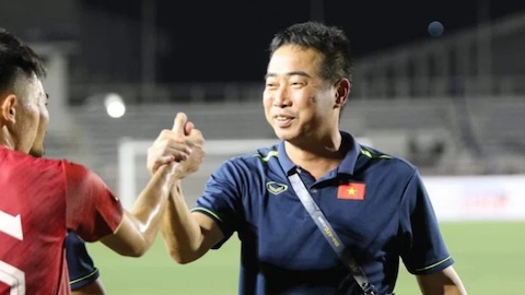 Tập trung cùng U23 Việt Nam, HLV thủ môn Ngô Việt Trung bị thanh lý hợp đồng
